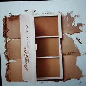 New Basic Beauty Bronzer Palette Bronzy AF